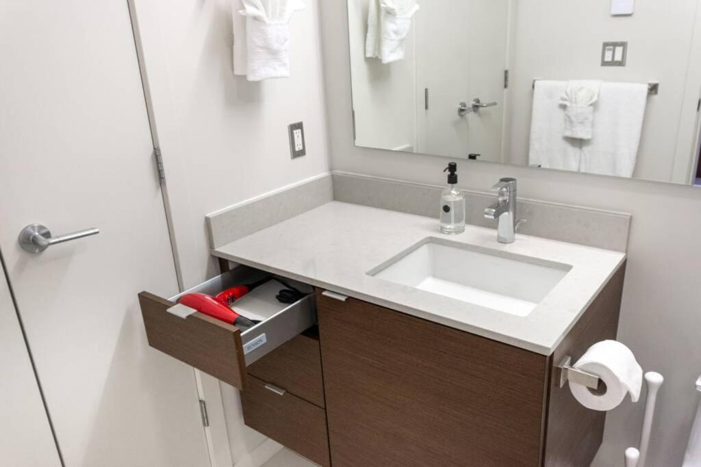 Clean 3Rd Floor Executive 1 Bedroom Apt In Old Town China Town Victoria Dış mekan fotoğraf